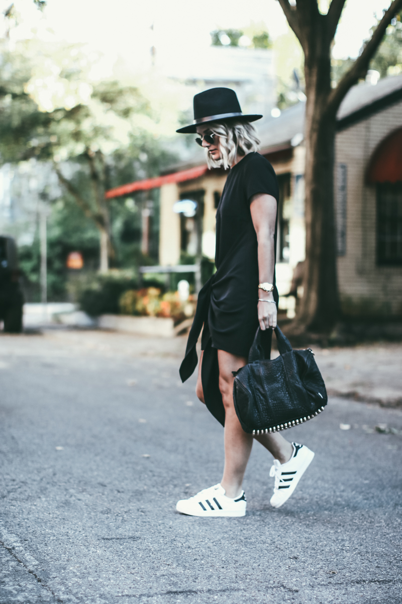 little-black-dress-and-sneakers-outfit