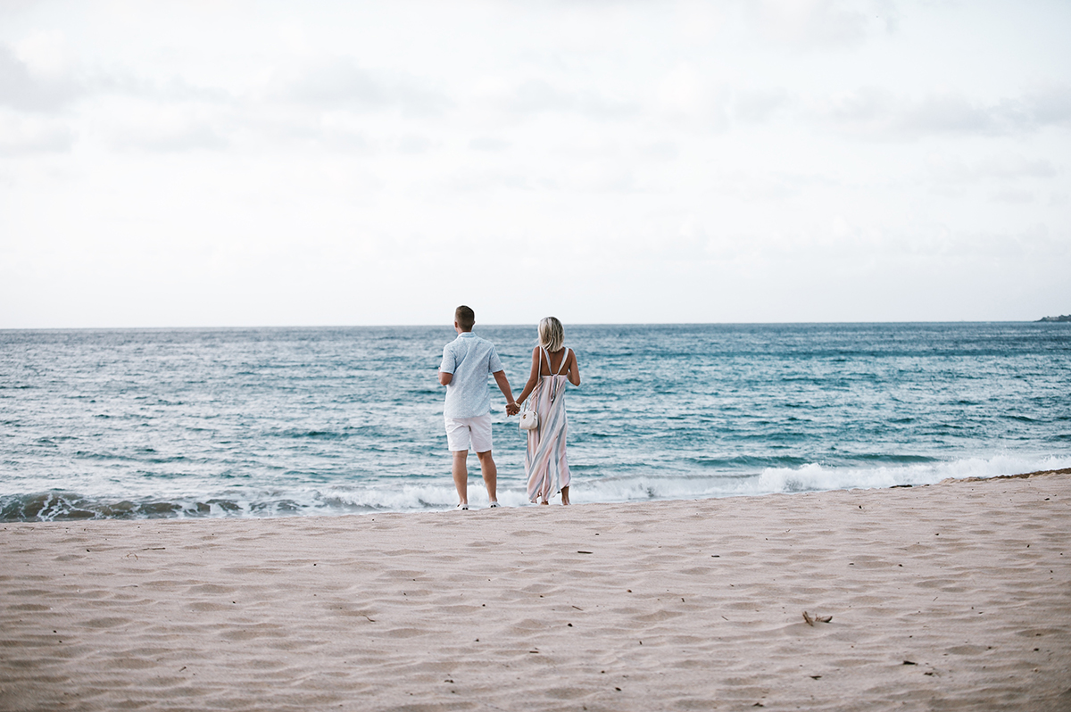 blogger engagement on the beach in Hawaii