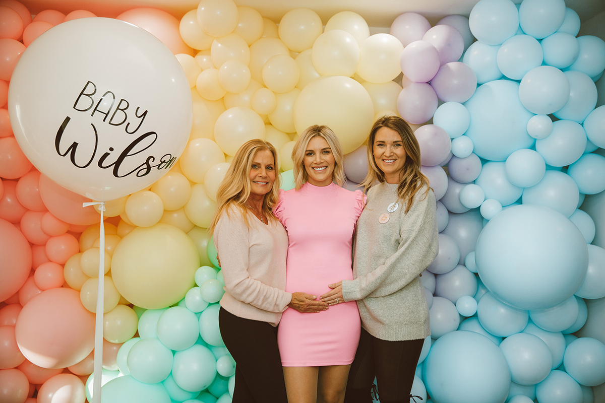 balloon guessing game for baby gender reveal