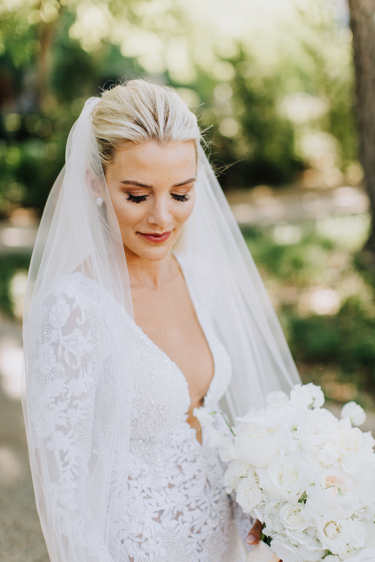 a natural makeup look for the modern bride