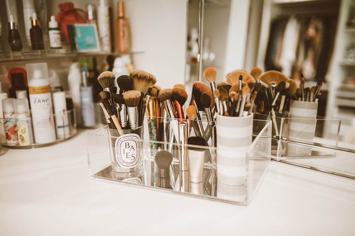 So Sage Blog's vanity area organized with makeup brush holders