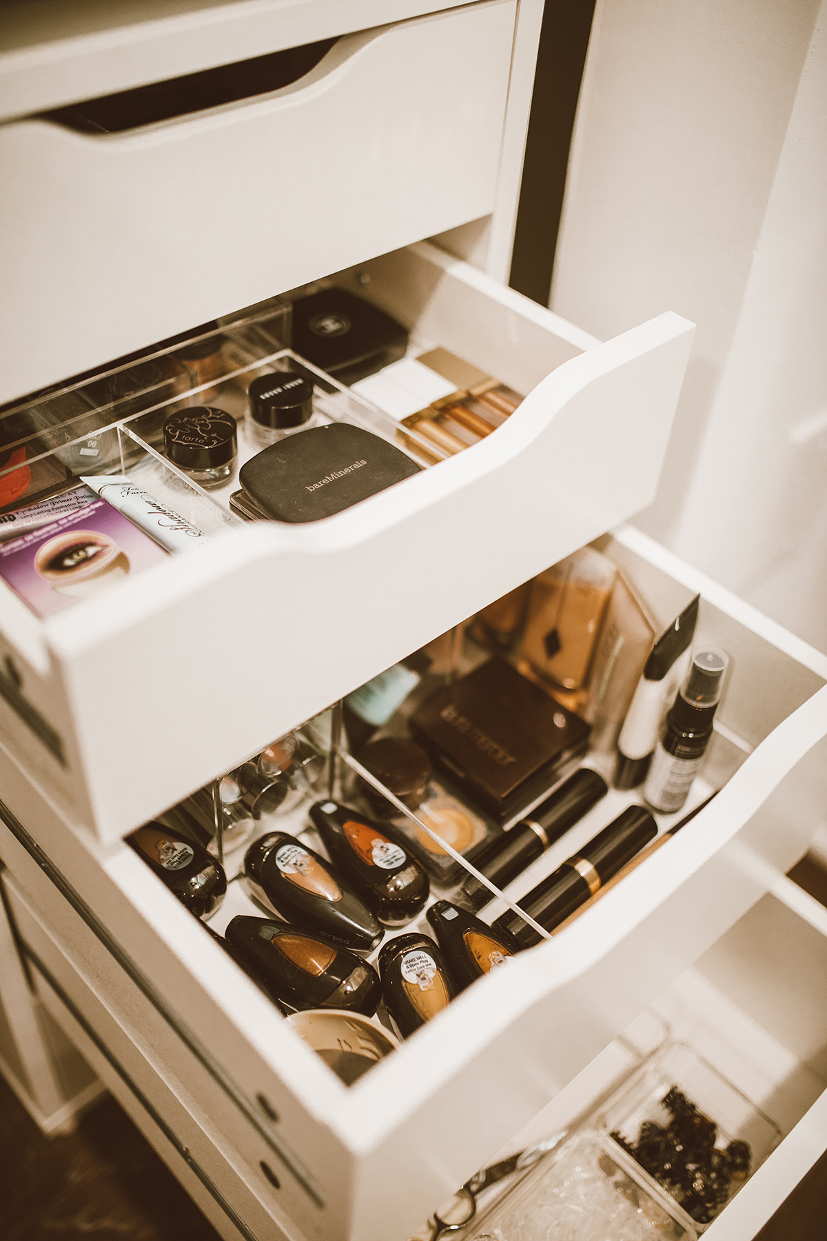 easy ways to organize your makeup in your vanity space with acrylic organizers